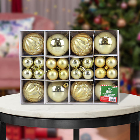 Paquete Navidad con 3 Cajas de Esferas, 2 Series de Luces y 1 Árbol Navideño 1.2m