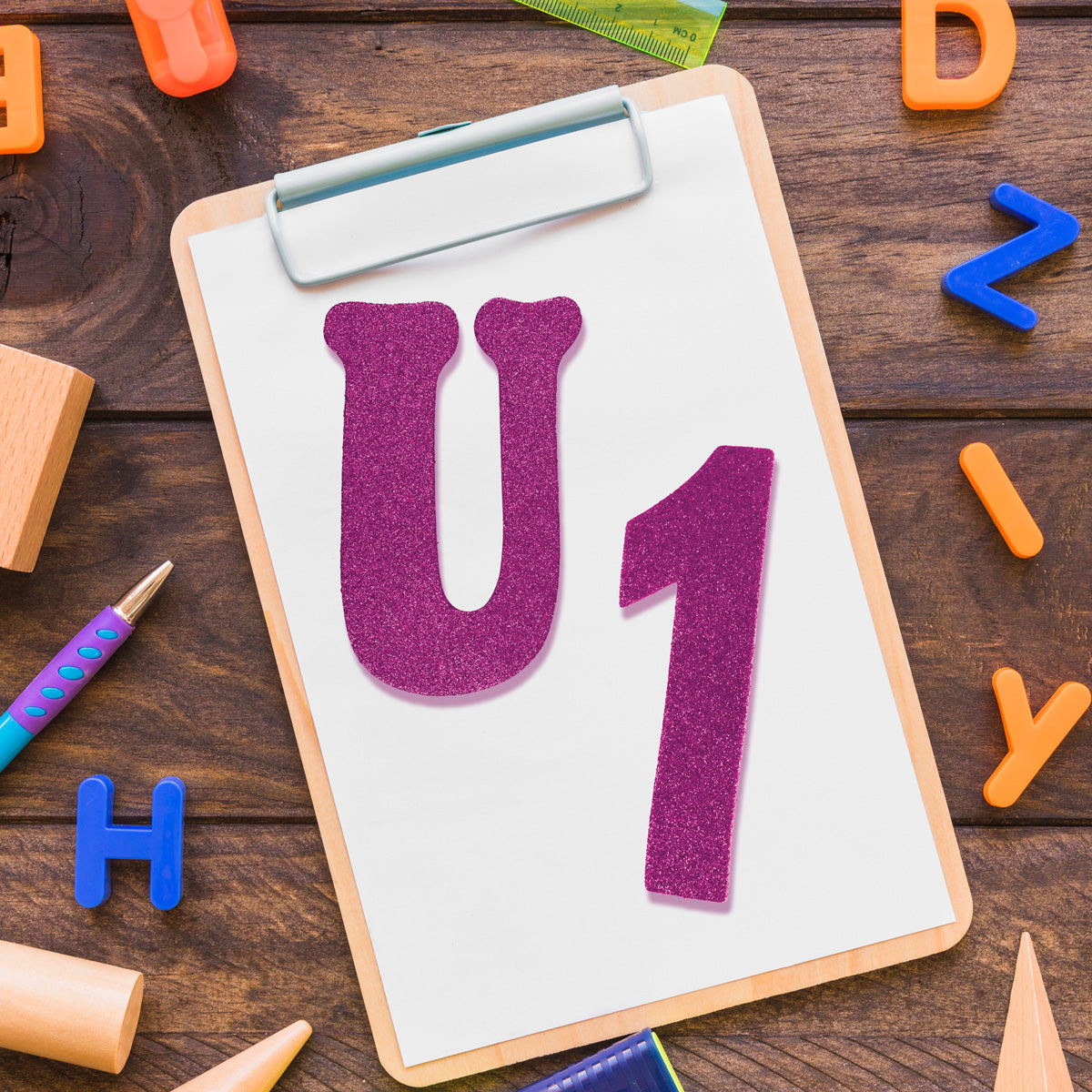 Letras y Números de Foamy con Adhesivo, color Morado