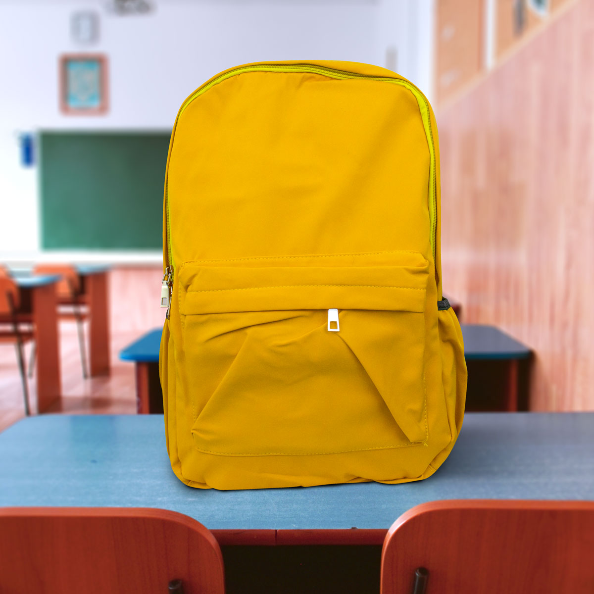 Paquete Escolar (8 Cuadernos, 9 Bolígrafos y 1 Mochila)