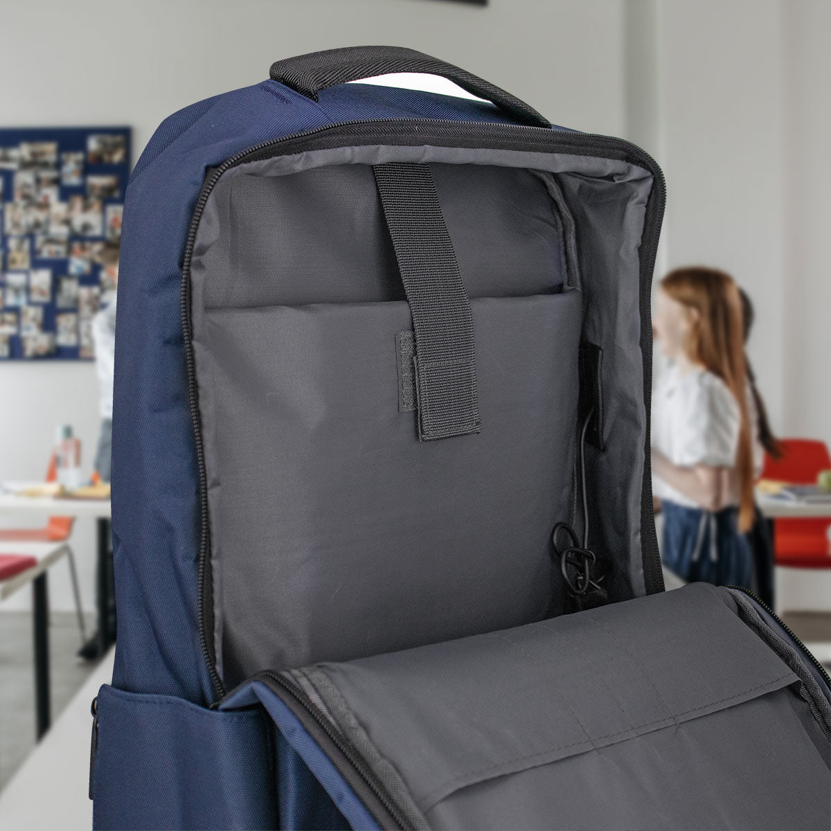 Mochila Porta Laptop con Cargador USB color Azul Marino