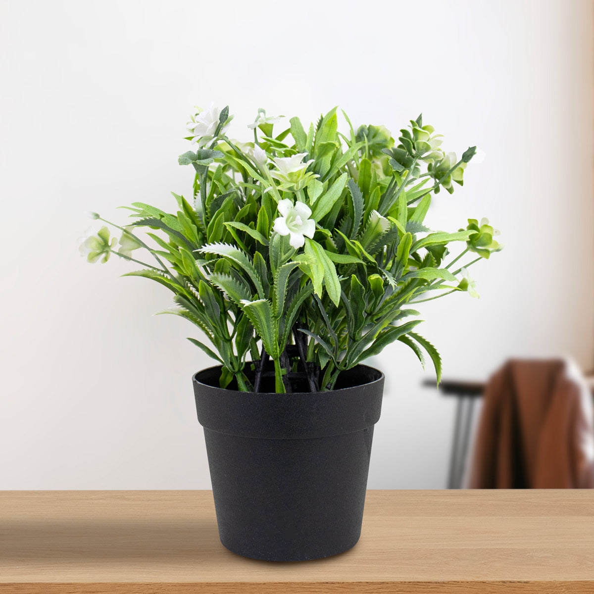 Planta Artificial con Flores color Blanco en Maceta