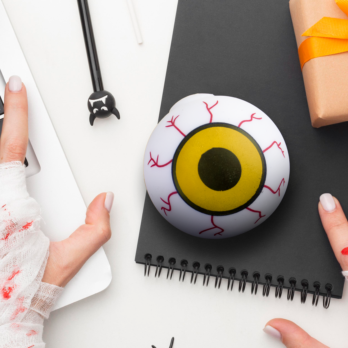 Pelota Antiestrés con Diseño de Ojo color Amarillo