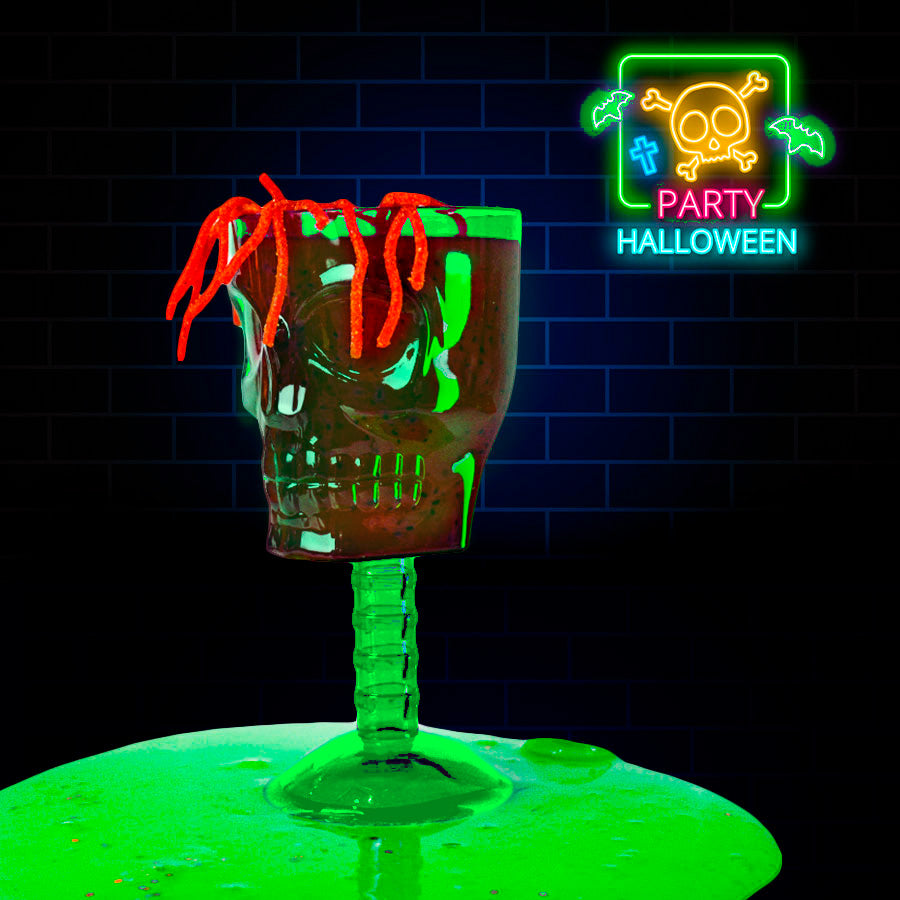 Copa color Verde con Diseño de Cráneo