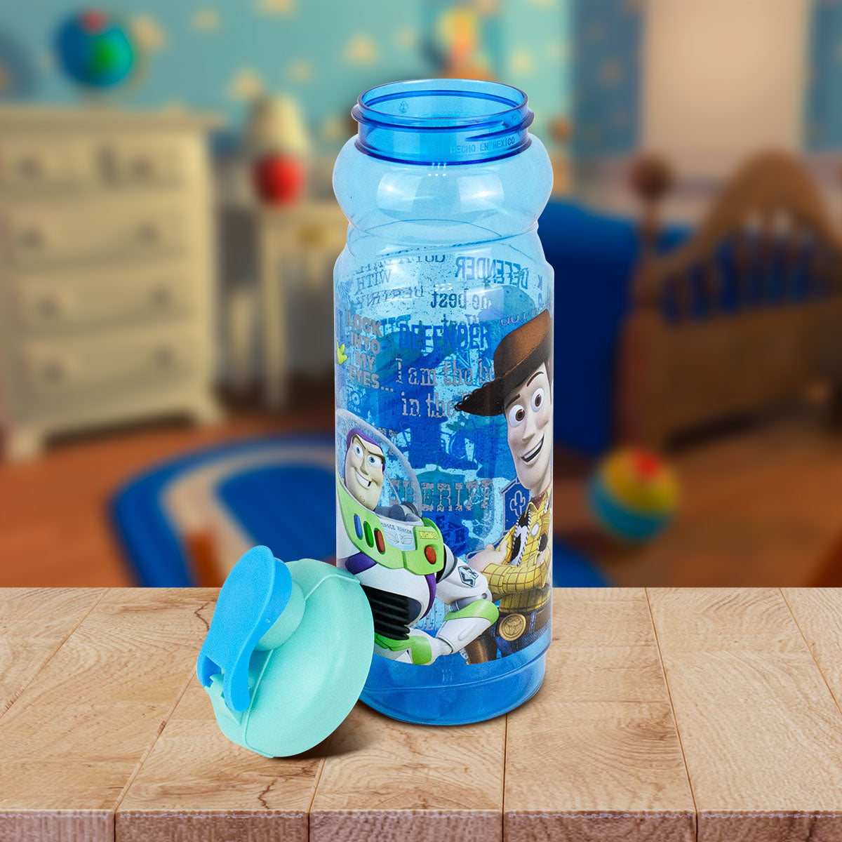 Botella de Plástico Para Agua con Diseño Buzz Lightyear color Azul Transparente 600ml.