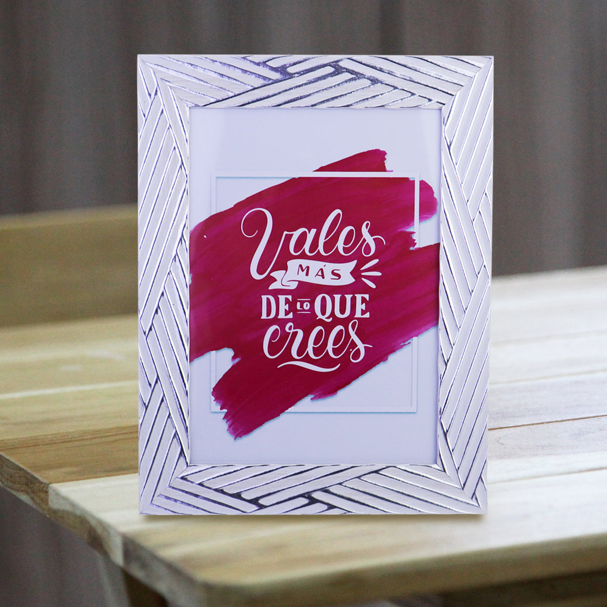 Portarretratos con Diseño de Líneas color Blanco con Plata 13x18cm