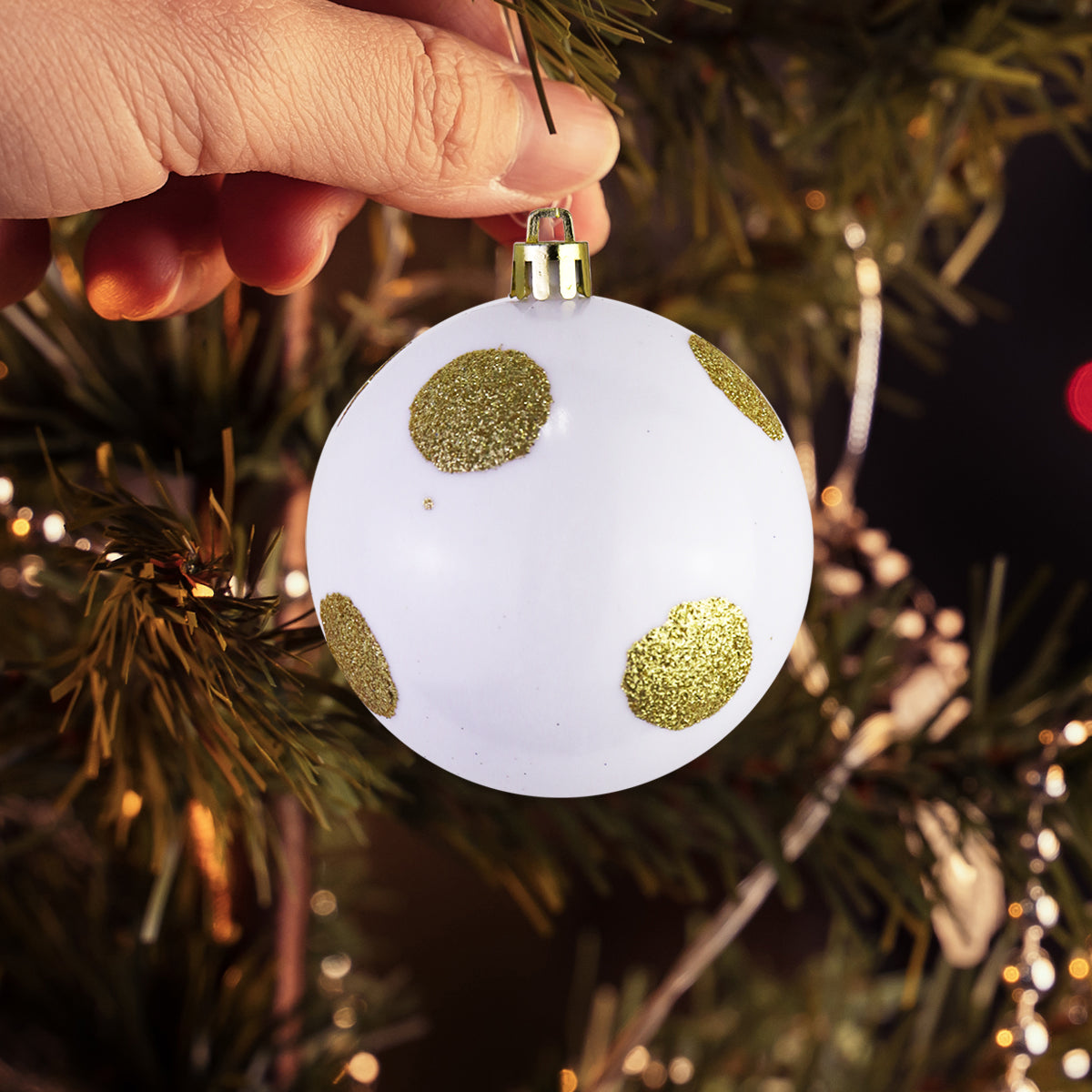 Esferas color Blanco con Diamantina color Oro