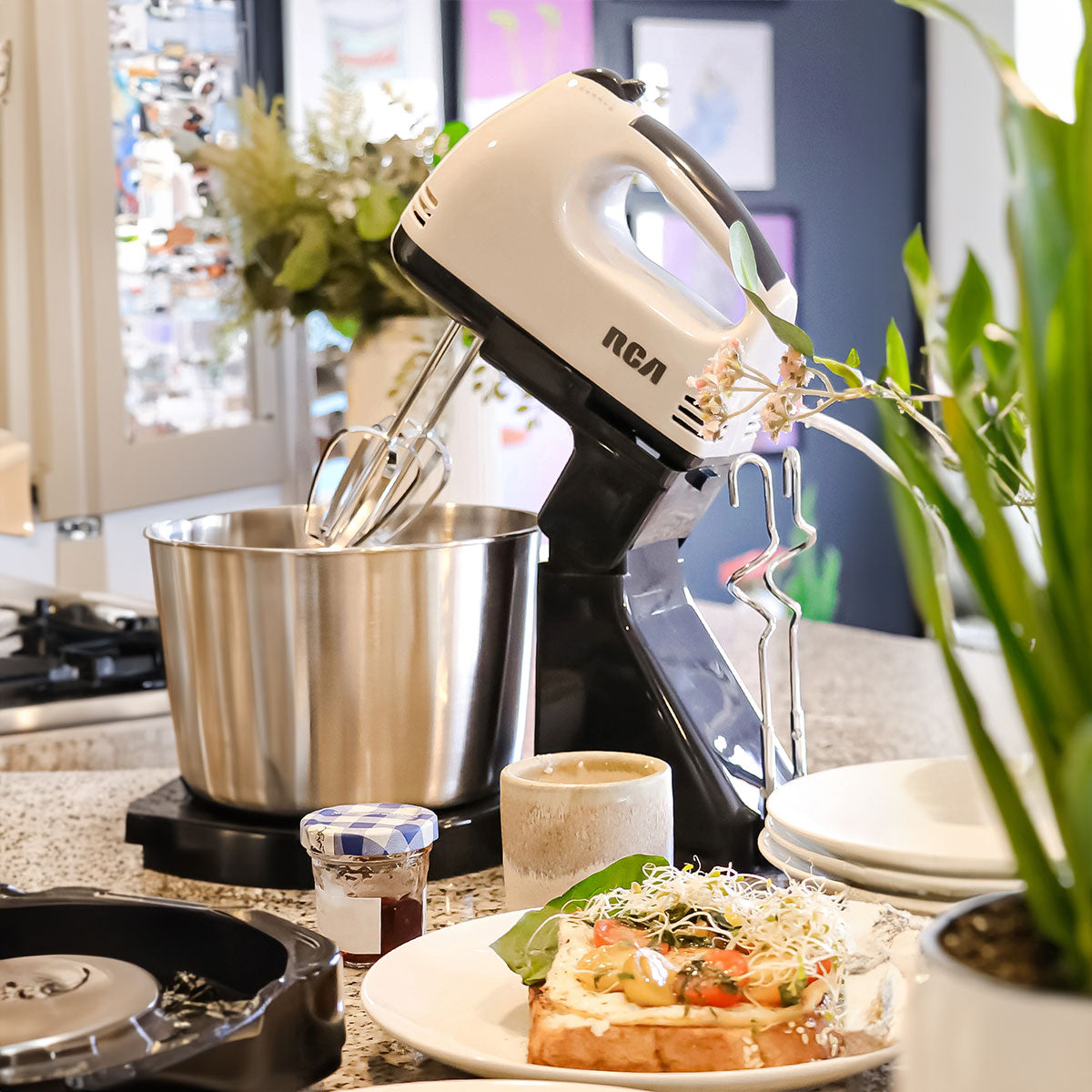 Batidora de Mano con Pedestal RC-67SS