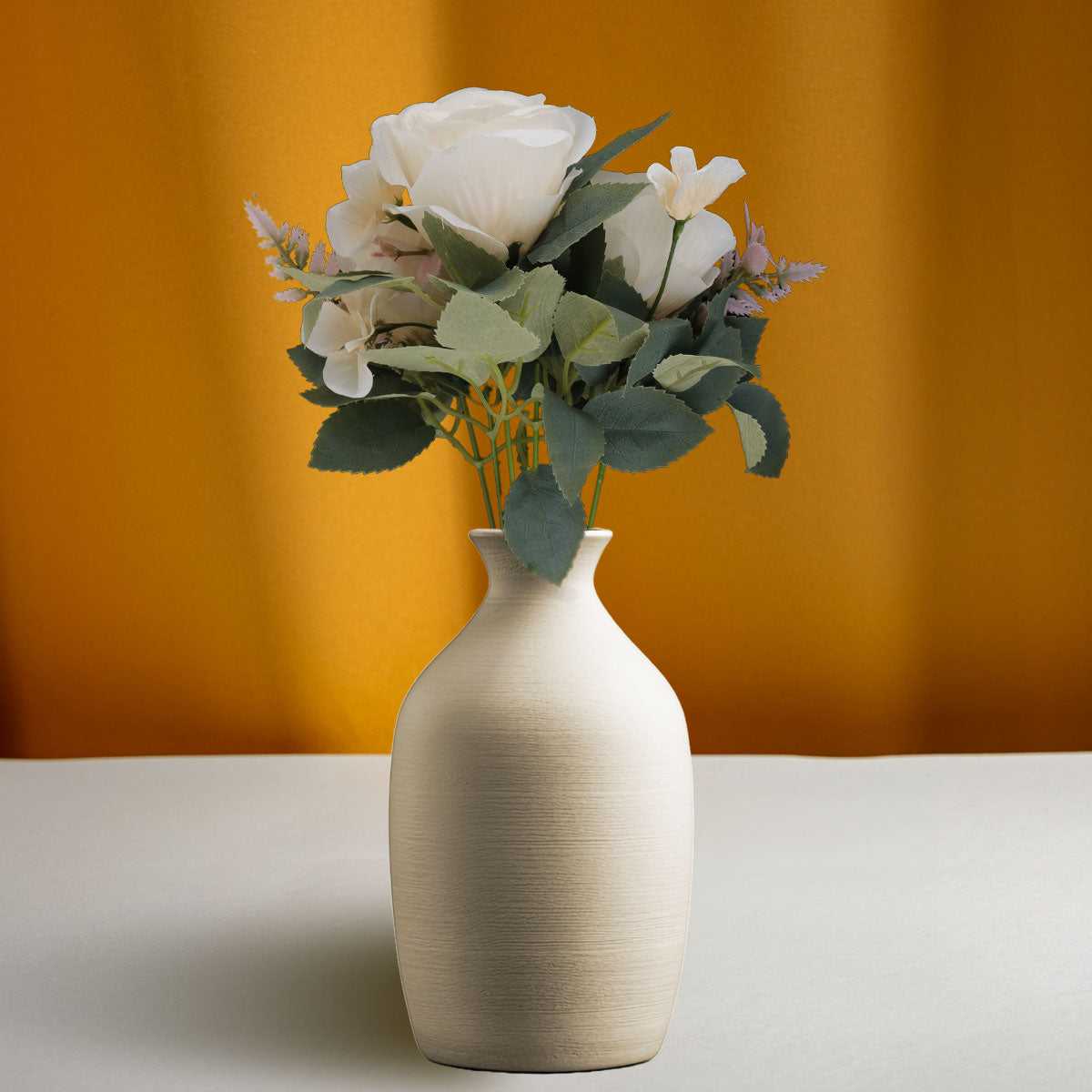 Ramo de Flores Artificiales color Blanco con Follaje, 45cm