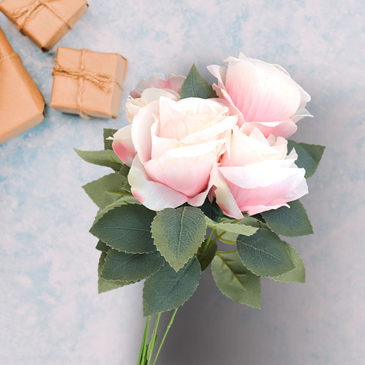 Ramo de Flores Artificiales color Rosa con Follaje, 45cm