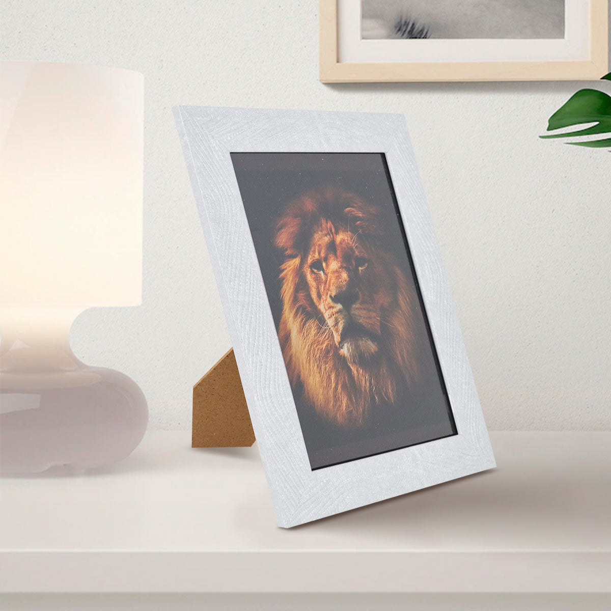 Portarretrato con Marco color Blanco, Líneas