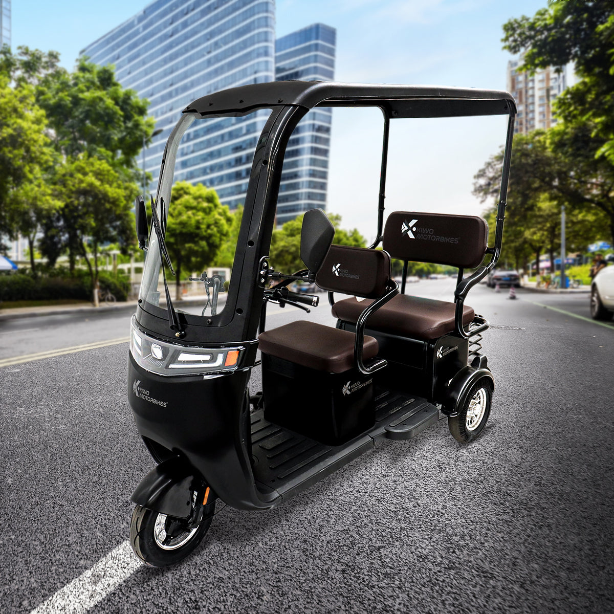 Kiwo, Triciclo Eléctrico con Techo, Modelo BTY002, Color Negro