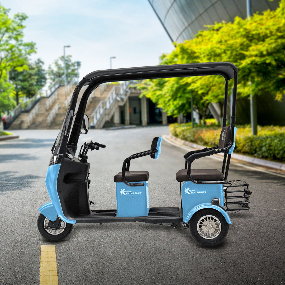 Kiwo, Triciclo Eléctrico con Techo, Modelo BTY002, Color Azul Cielo