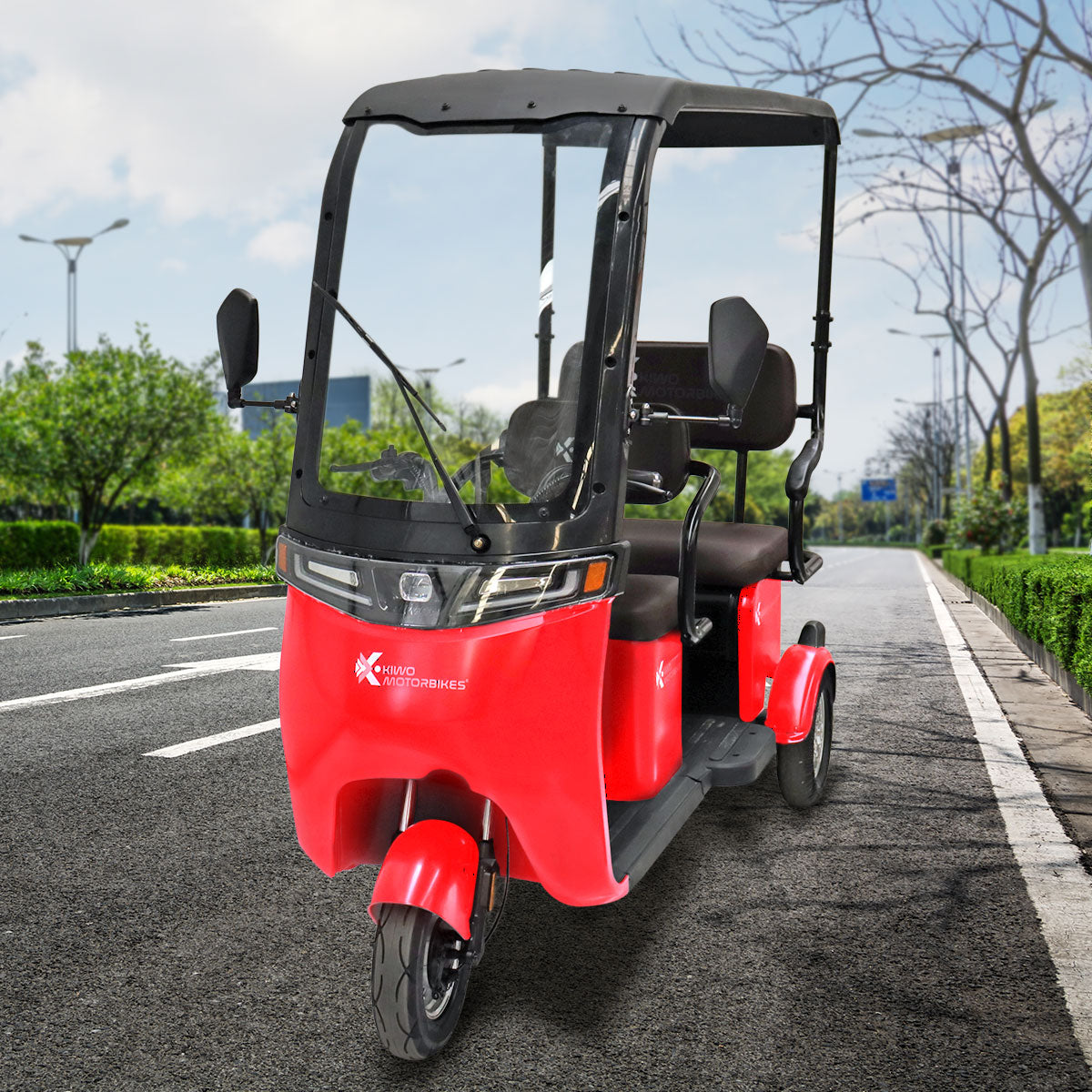 Kiwo, Triciclo Eléctrico con Techo, Modelo BTY002, Color Rojo