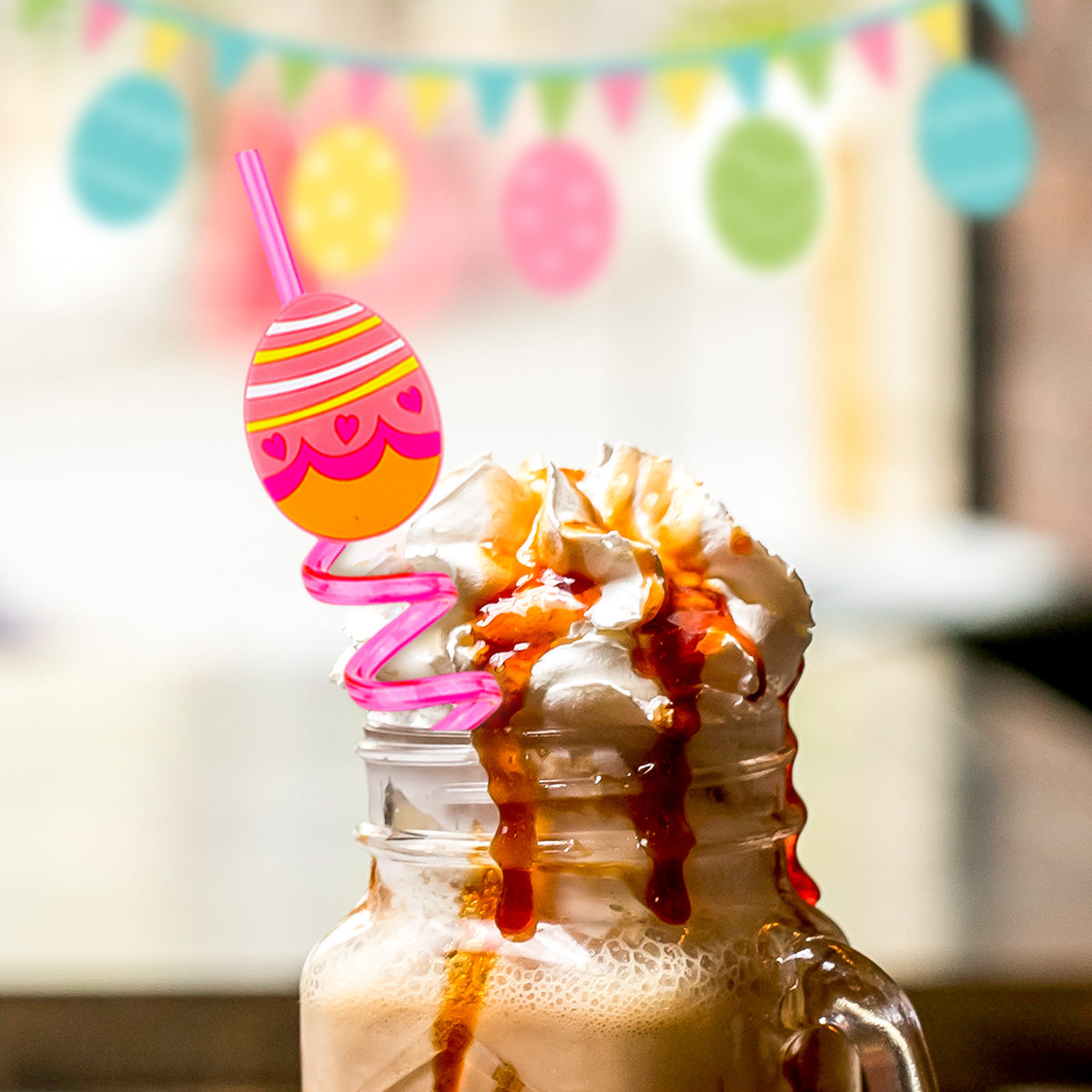 Popote en Espiral con Figura de Huevo de Pascua, color Rosa