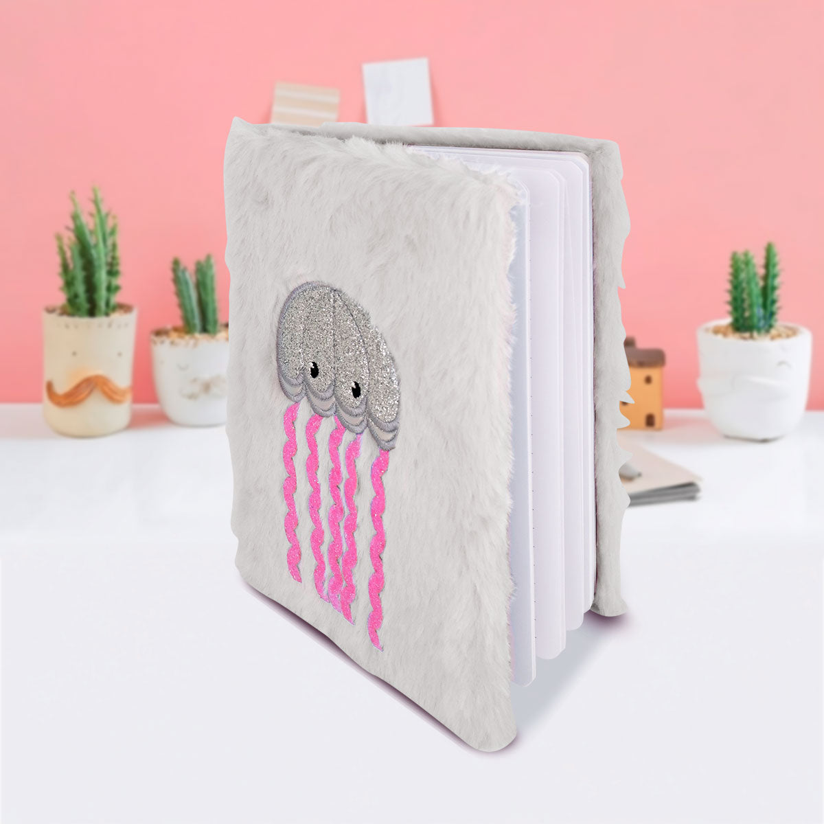 Libreta de Peluche con Diseño de Medusa, color Blanco
