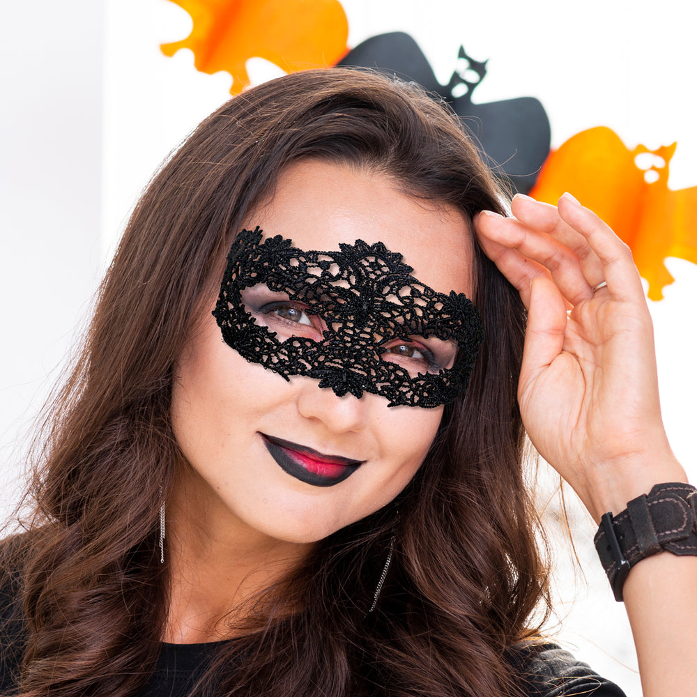 Antifaz color Negro con Diseño de Flor