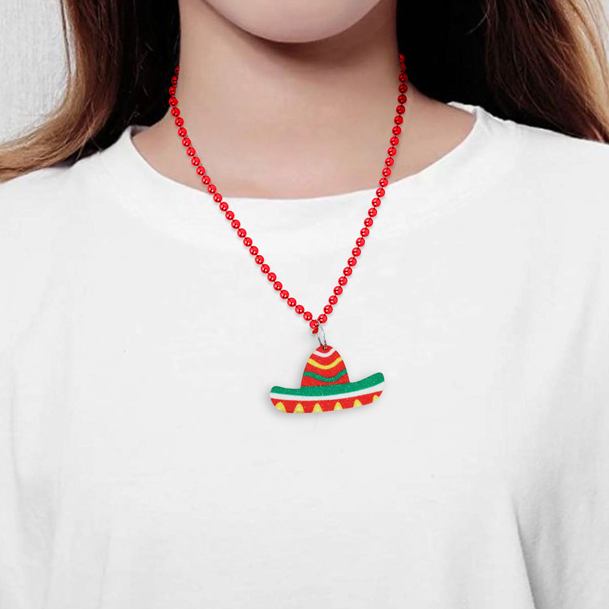 Collar color Rojo con Colgante en Forma de Sombrero