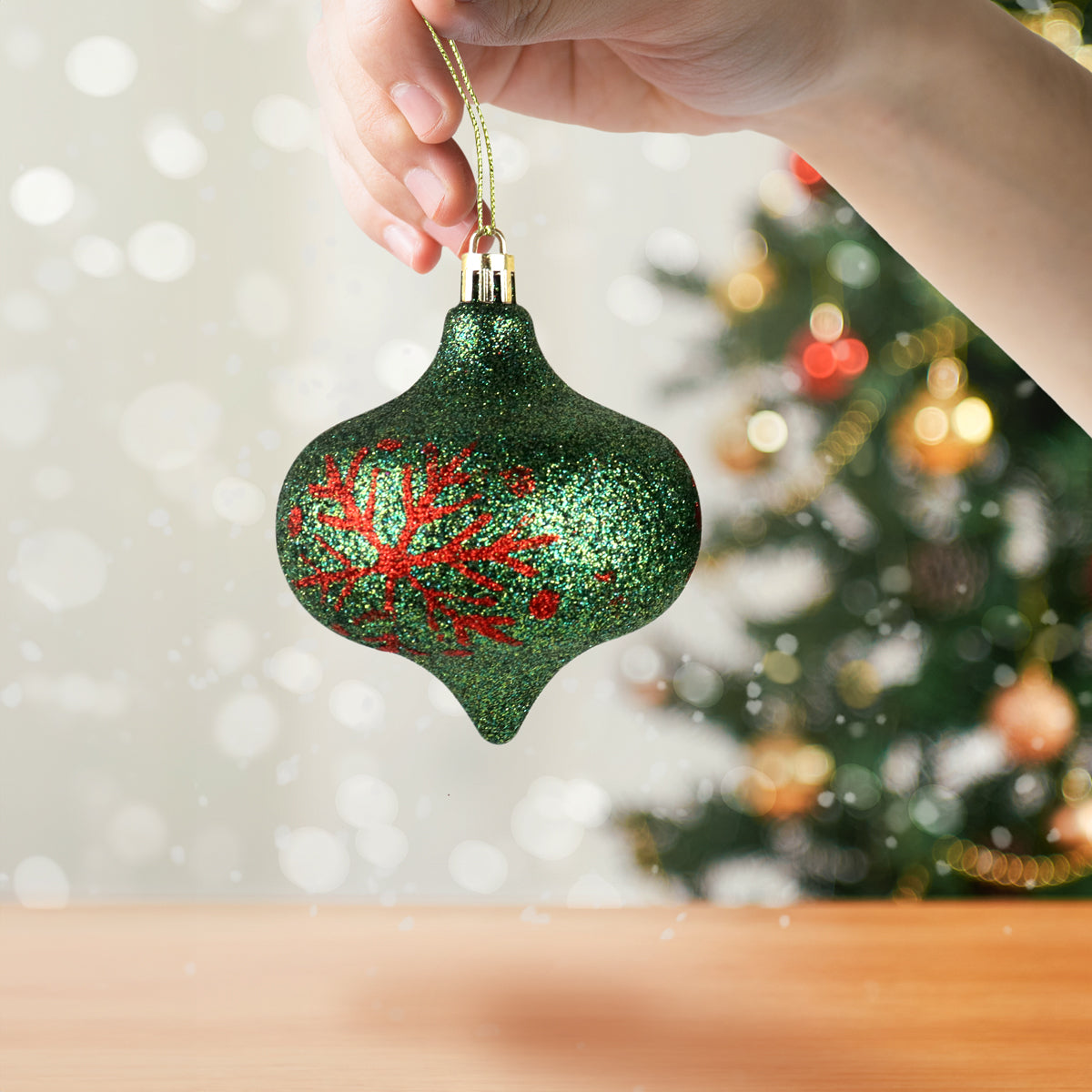 Esferas Navideñas Onion color Verde Decoradas con Copos de Nieve, 2pzas