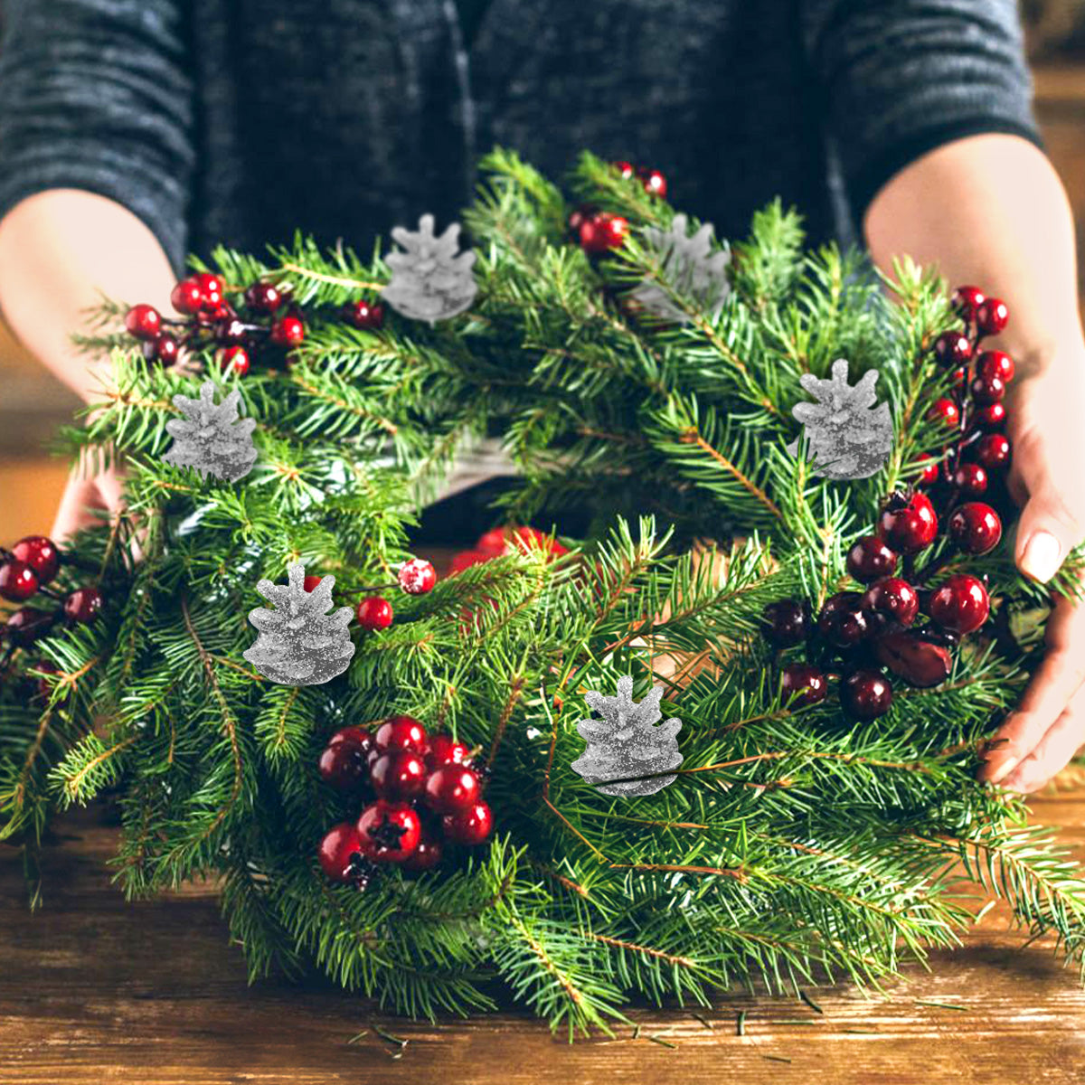 Piña Navideña con Glitter, Color Plata, 6 pzas