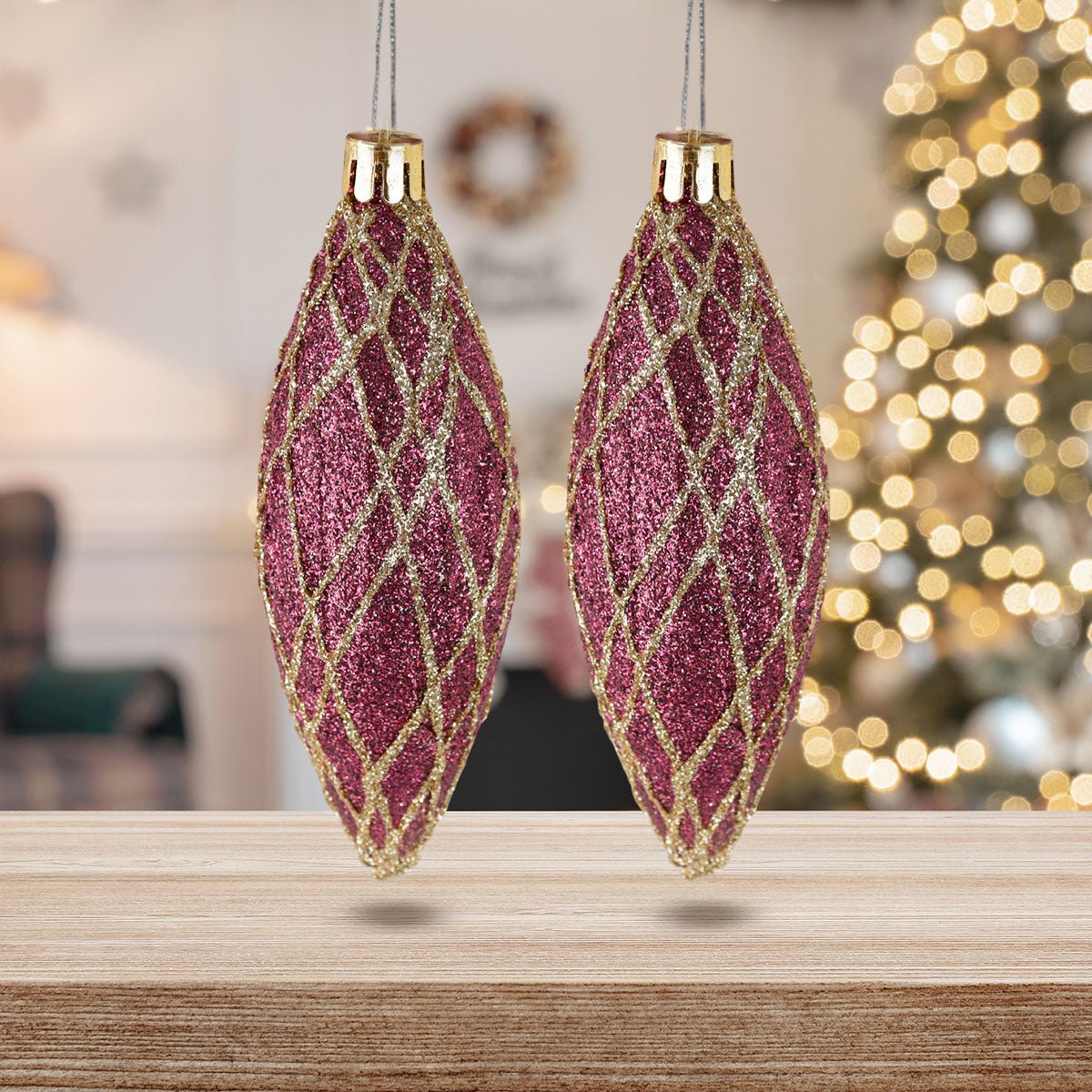 Esferas Navideñas con Glitter, Forma Alargada, Color Vino, 2 pzas