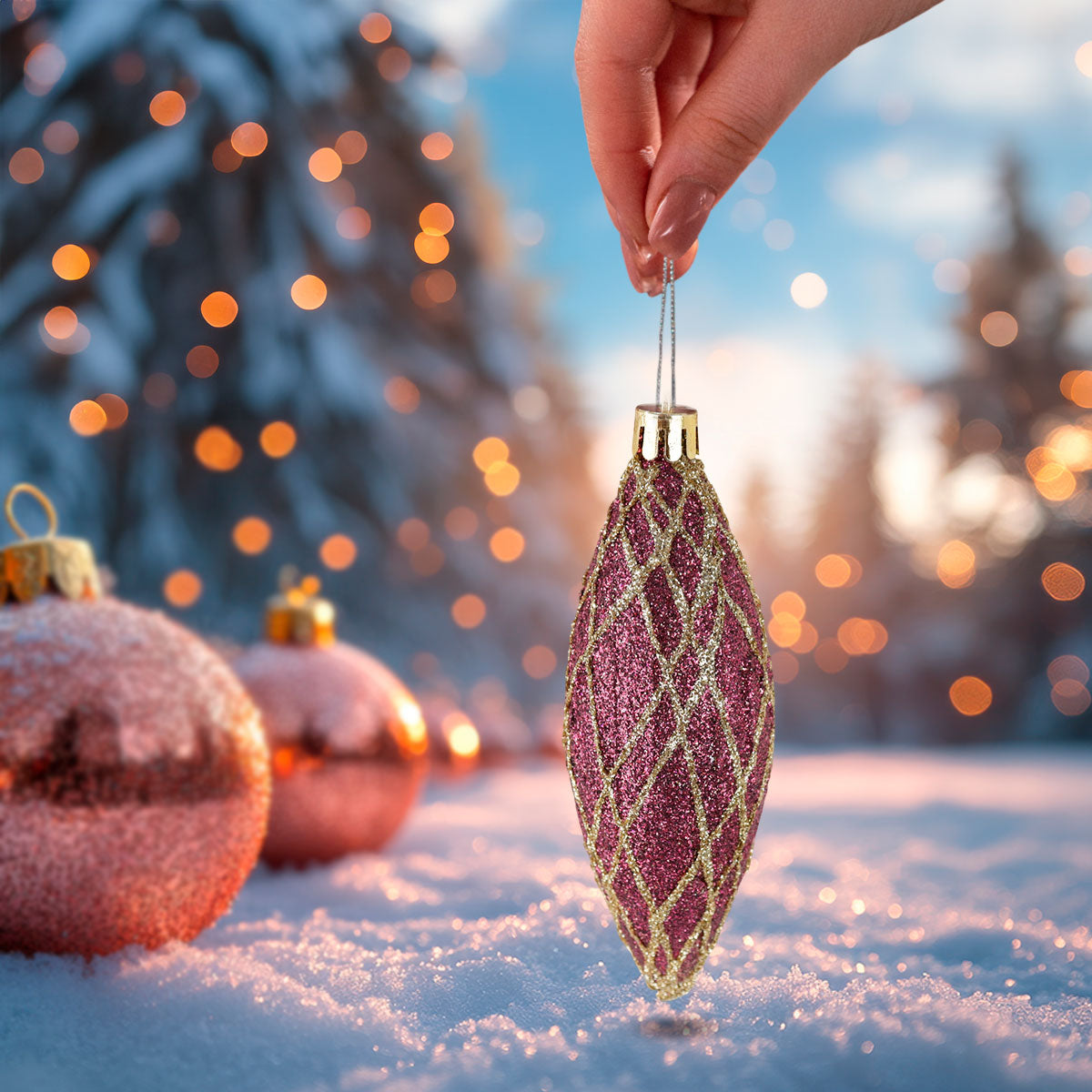 Esferas Navideñas con Glitter, Forma Alargada, Color Vino, 2 pzas