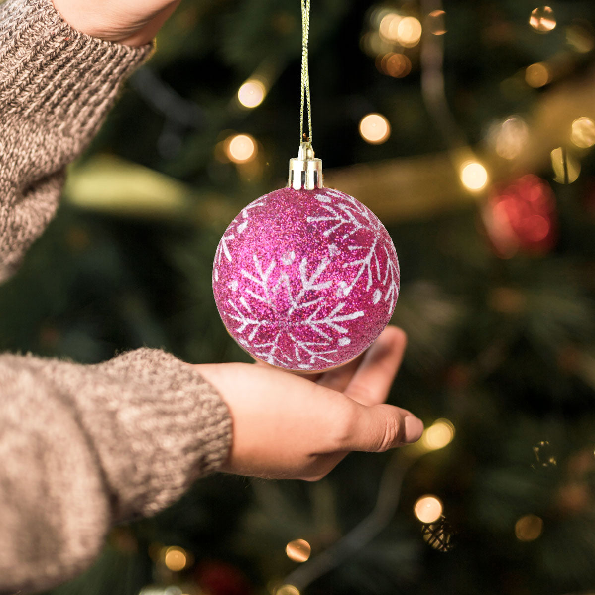 Esferas Redondas color Rosa con Decoración de Copo de Nieve, 2pzas