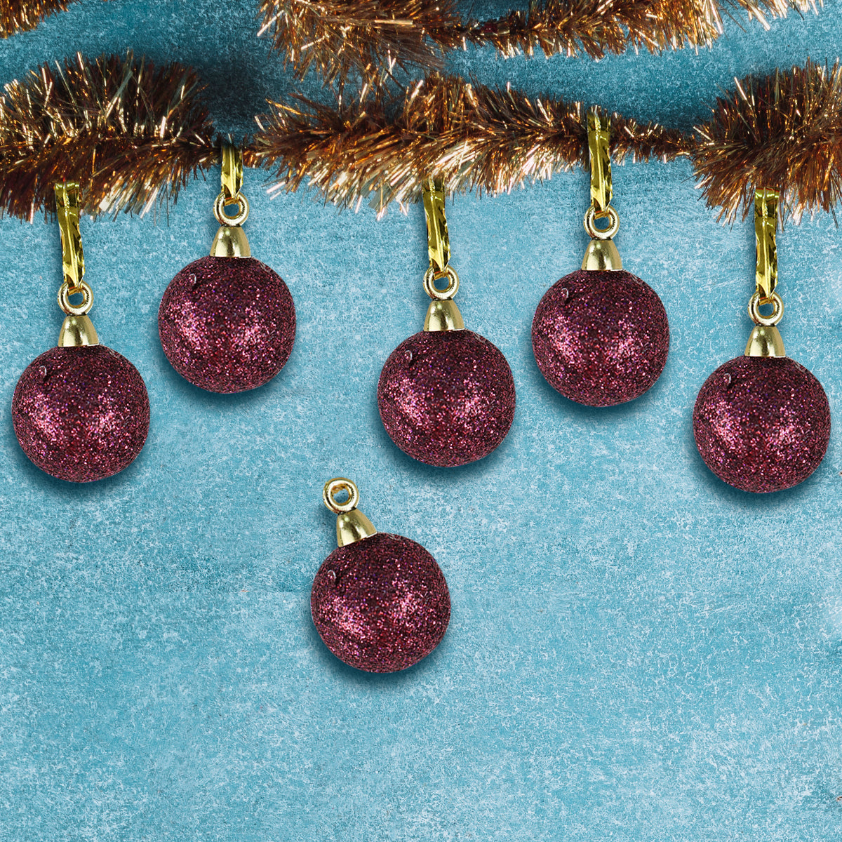 Mini Esferas Navideñas con Glitter, Color Vino, 6 pzas
