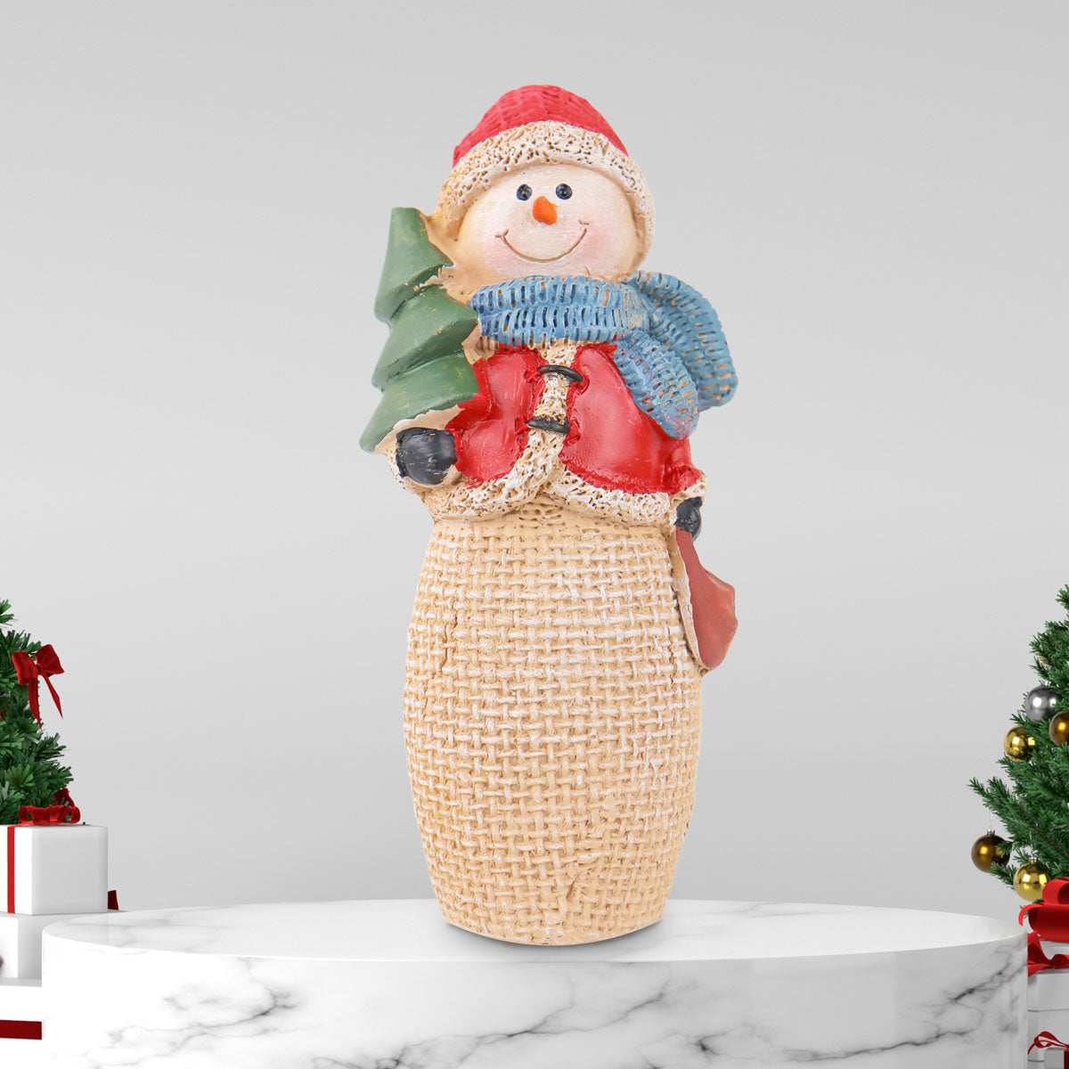 Snowman con Pino, Figura Decorativa de Cerámica