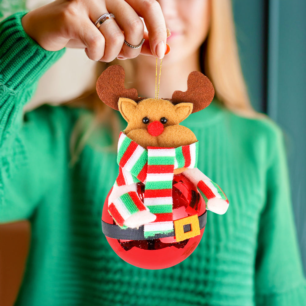 Reno con Esfera Navideña