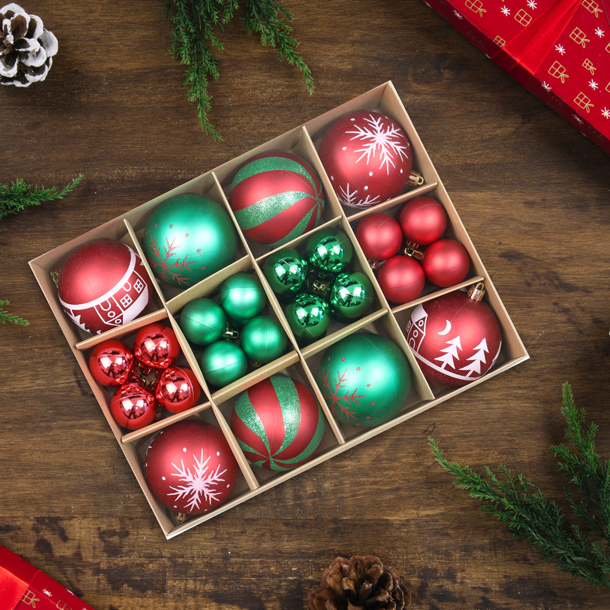 Set Esferas de Navidad, Color Rojo y Verde, 40 pzas