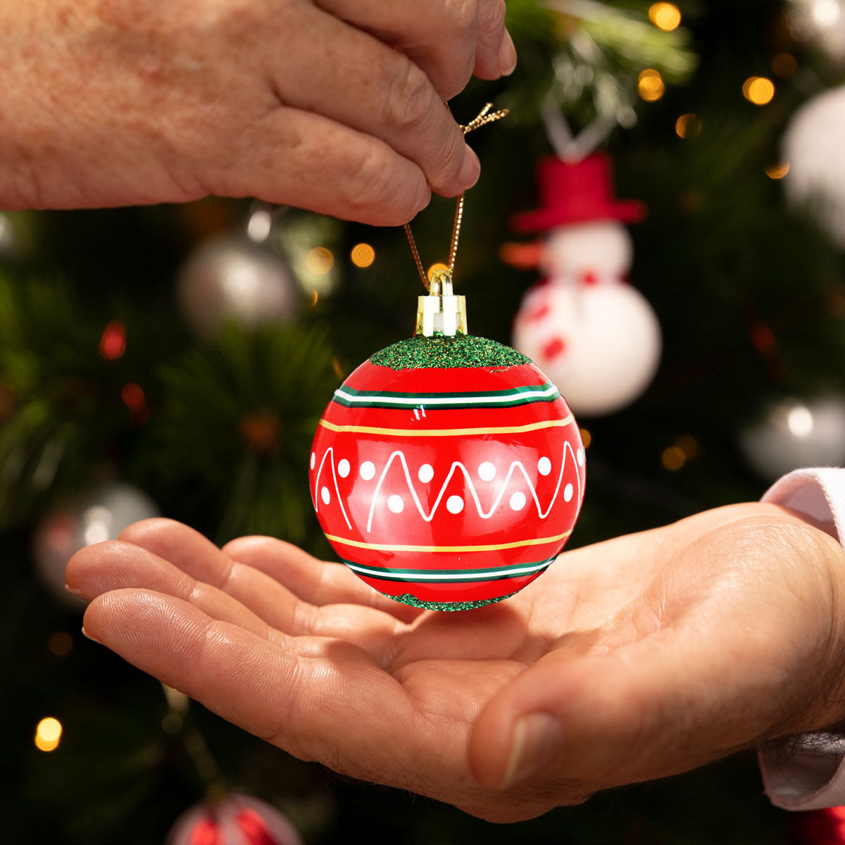 Esfera Navideña Decorada color Rojo, Puntos