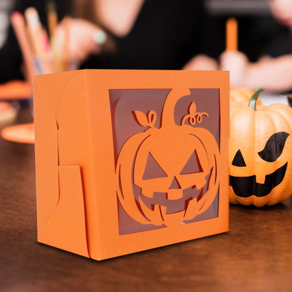 Caja de Cartón para Dulces con Diseño de Calabaza
