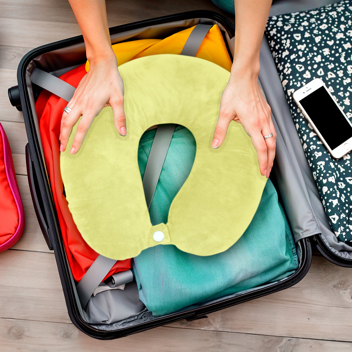 Almohada de Viaje Ergonómica, Color Amarillo