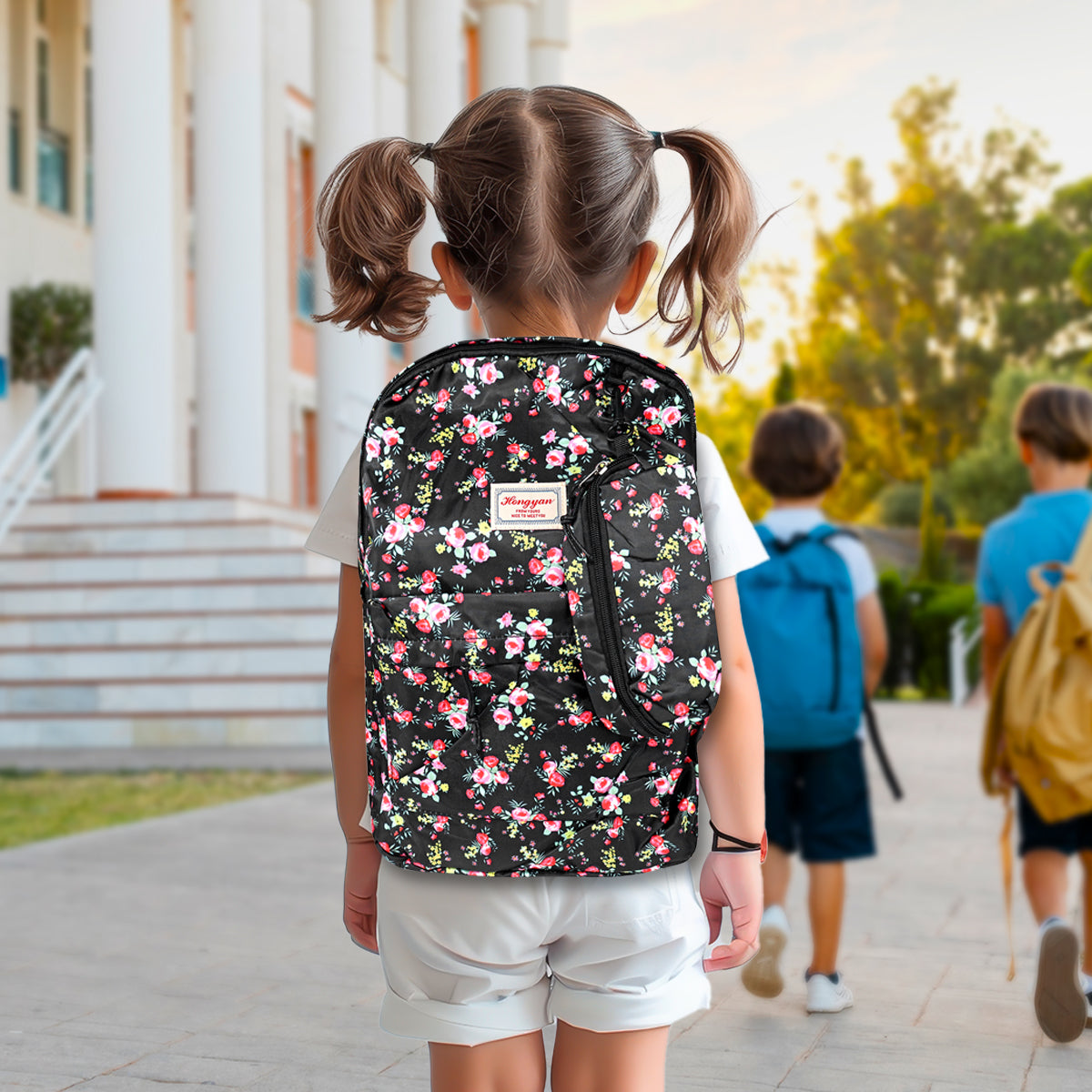Mochila con Diseño de Flores, Color Negro