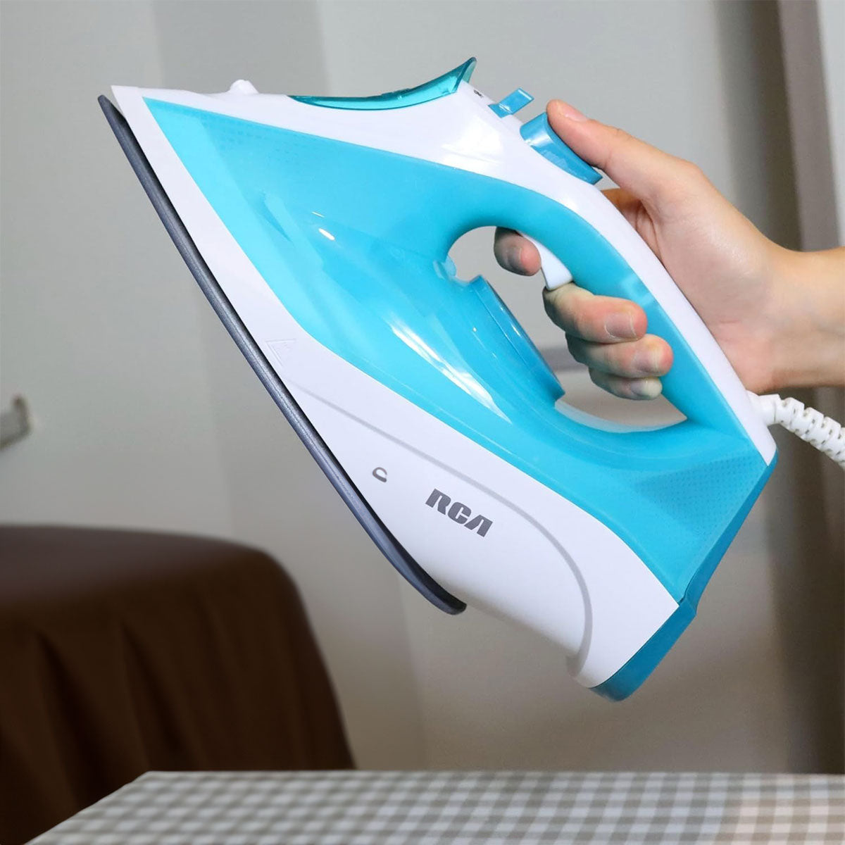 Plancha de Vapor con Recubrimiento Cerámico RC-513B