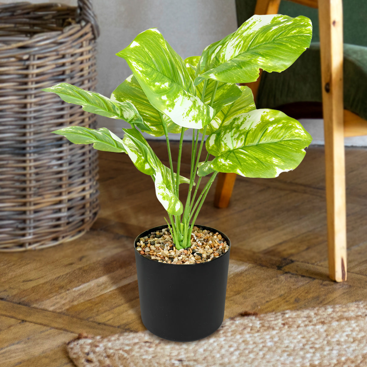 Maceta Negra con Planta Monstera Obliqua Artificial