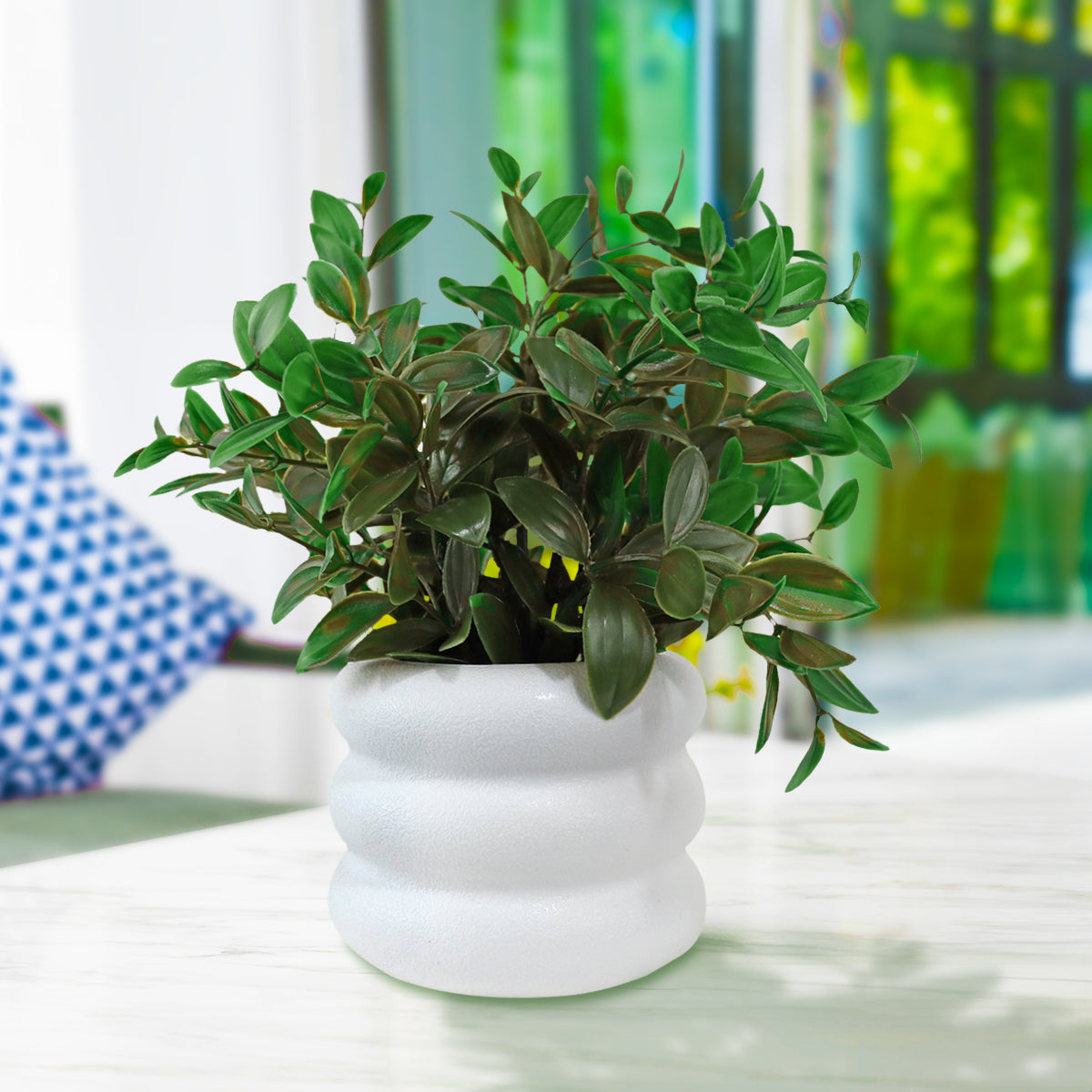 Maceta Blanca con Planta Artificial Color Verde