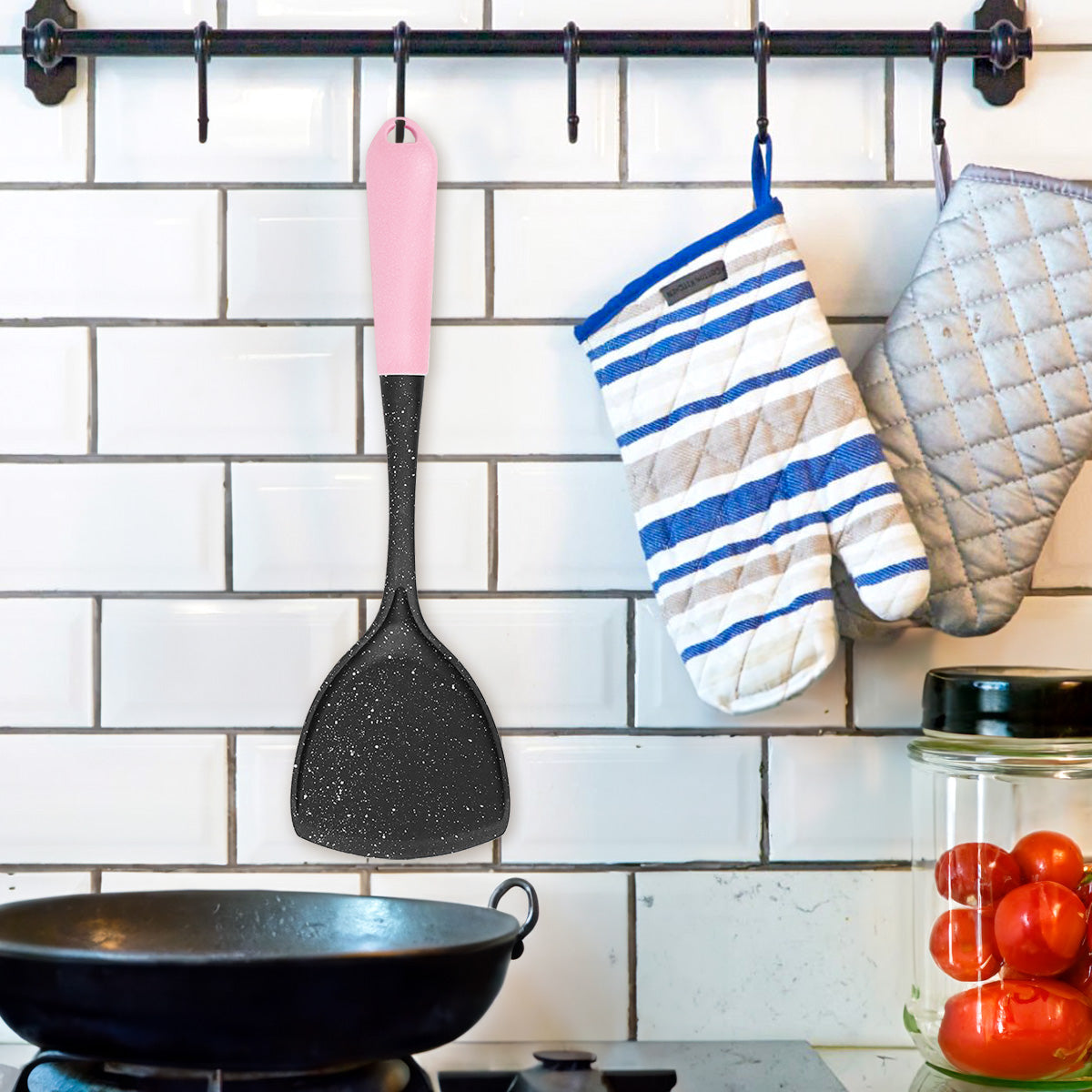 Volteador, Inkanto, Color Negro con Mango Rosa