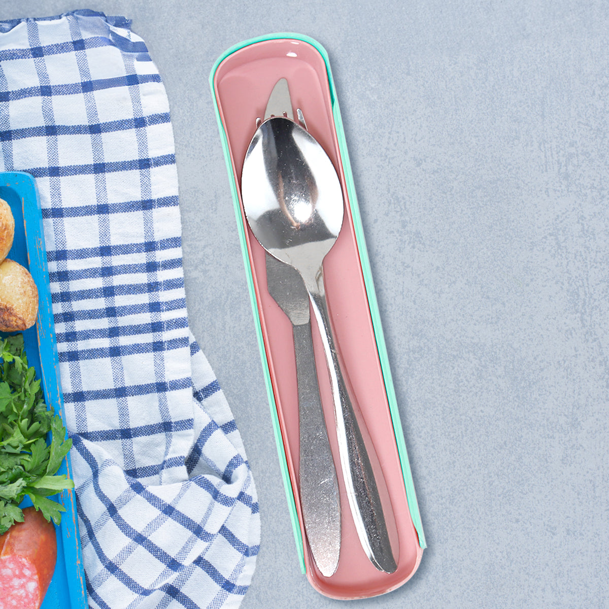 Estuche Color Verde con Cubiertos, 3 Pzas