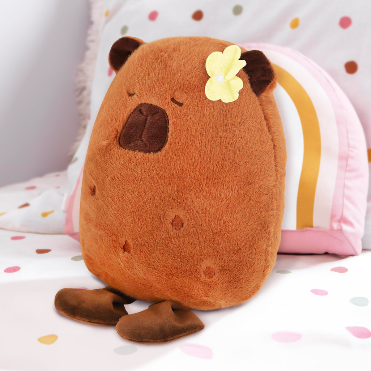 Peluche de Capibara con Flor, Color Amarillo