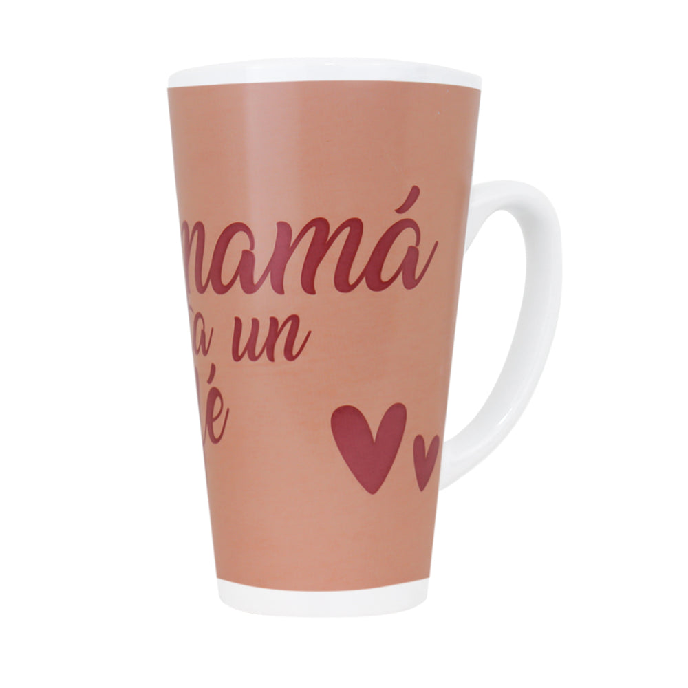 Taza "Esta mamá necesita un café" 473 ml
