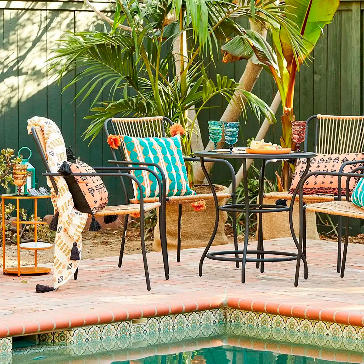 Mesa de Patio Redonda, Opalhouse