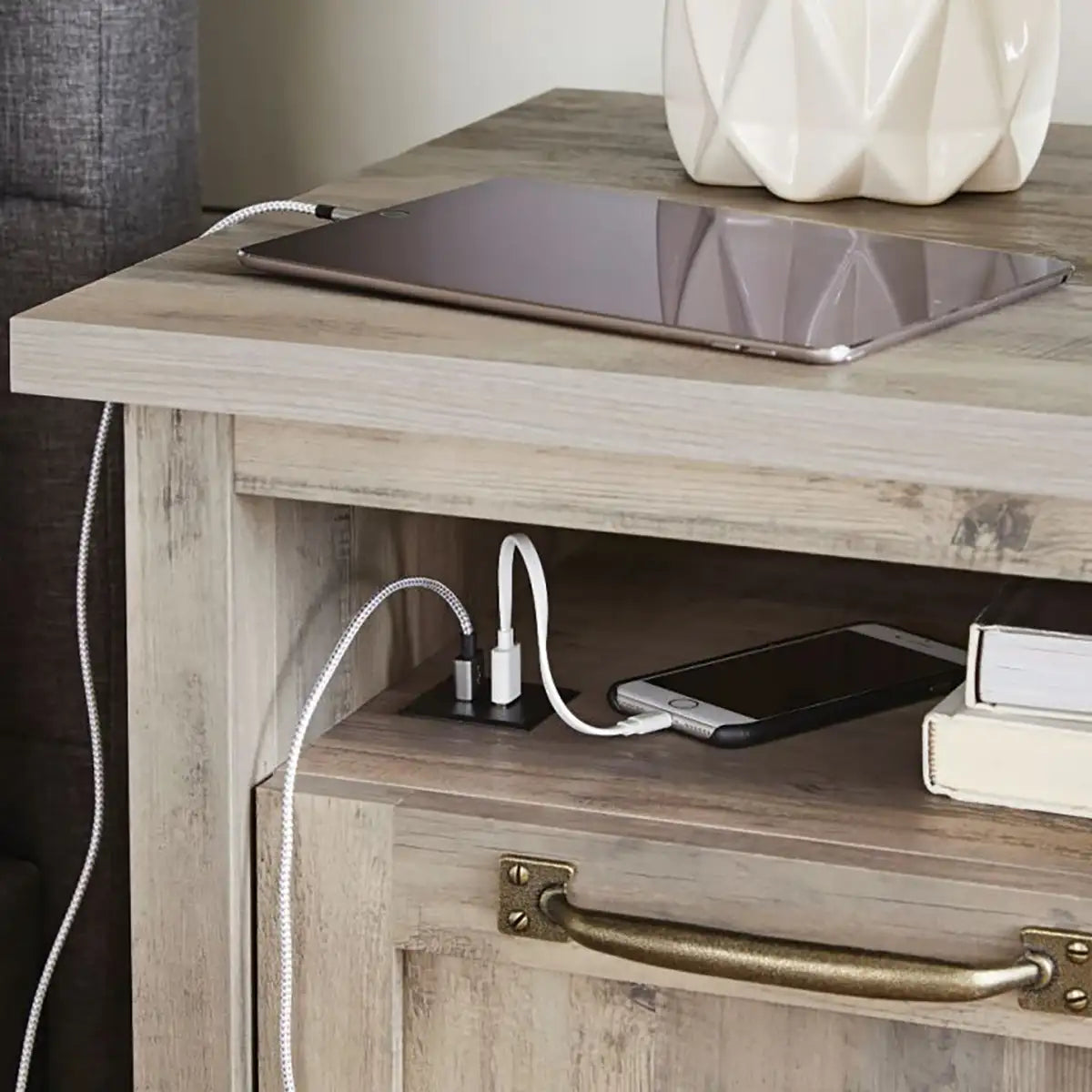 Mesita de Noche USB Estilo Granja Moderna, Better Homes & Gardens