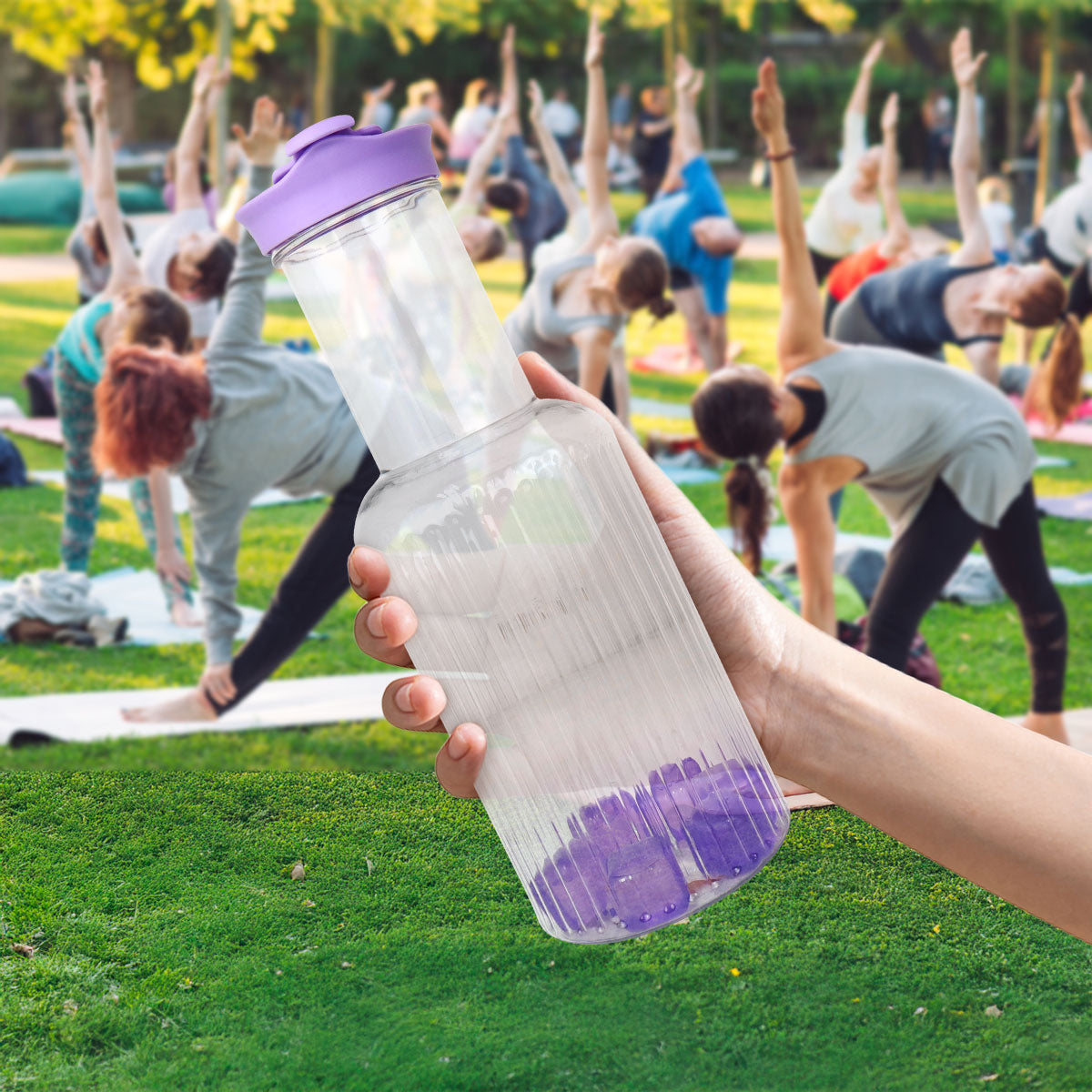 Botella de Agua con Cubitos de Hielo Reutilizables, Color Morado, 1 L