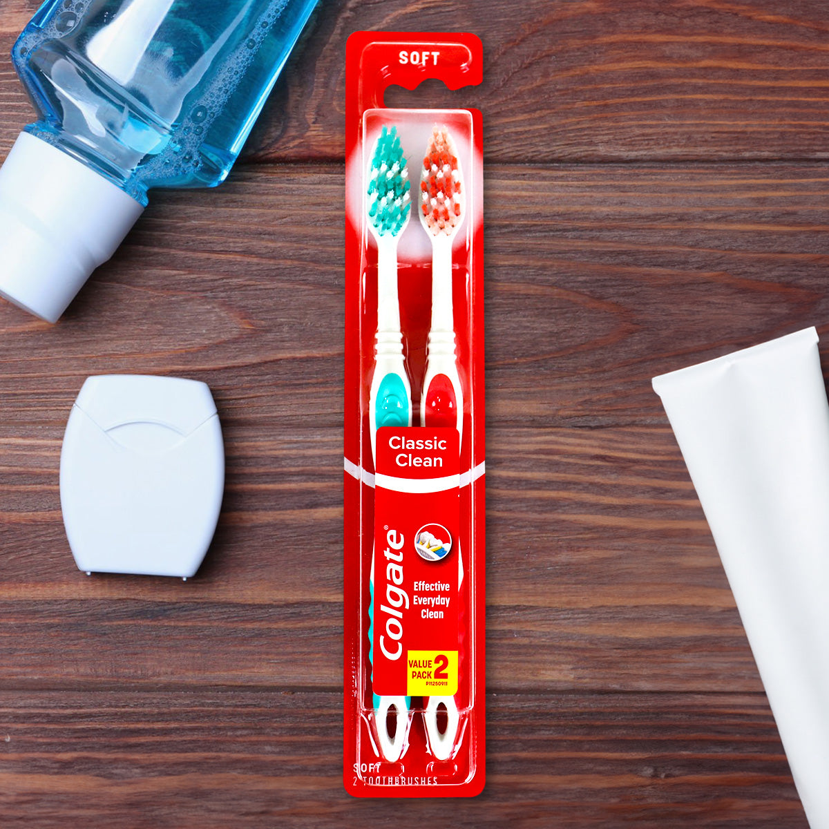 Set de 2 Cepillos de Dientes Colgate, Color Rojo y Verde