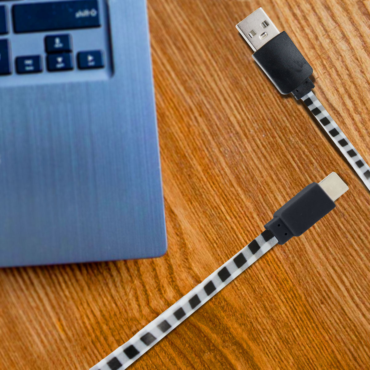 Cable USB Tipo C, Diseño Cuadros Blanco y Negro