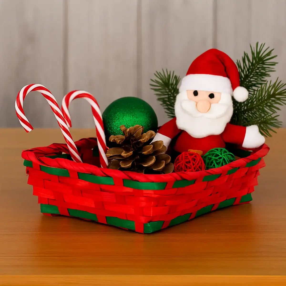 Canasta de Bamboo Navideña, Color Rojo y Verde, 20x30 cm