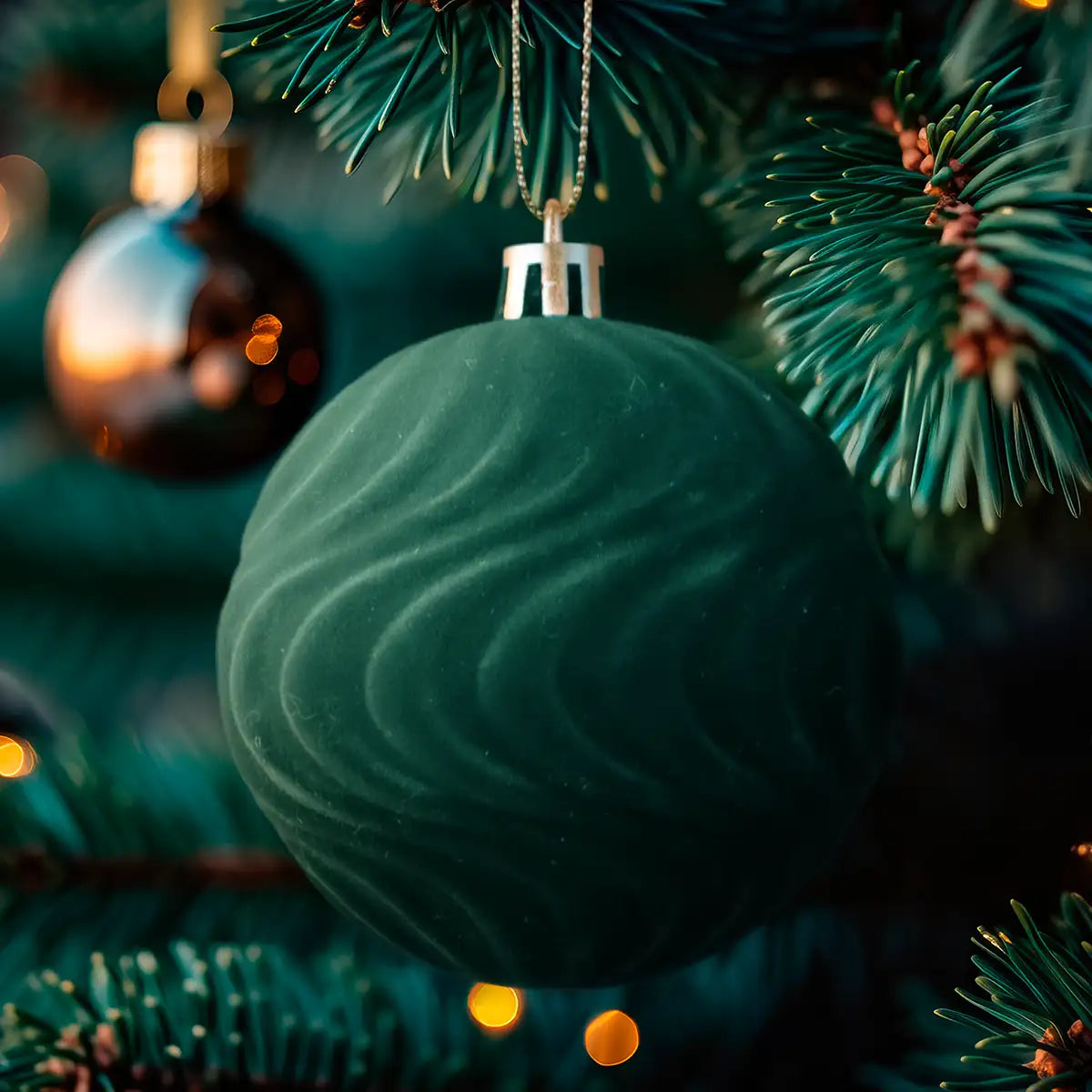 Esferas Navideñas, Gamuza, Color Verde, 2 pzas