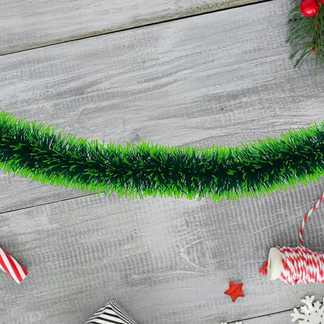 Guirnalda Navideña, Color Verde con Tinsel