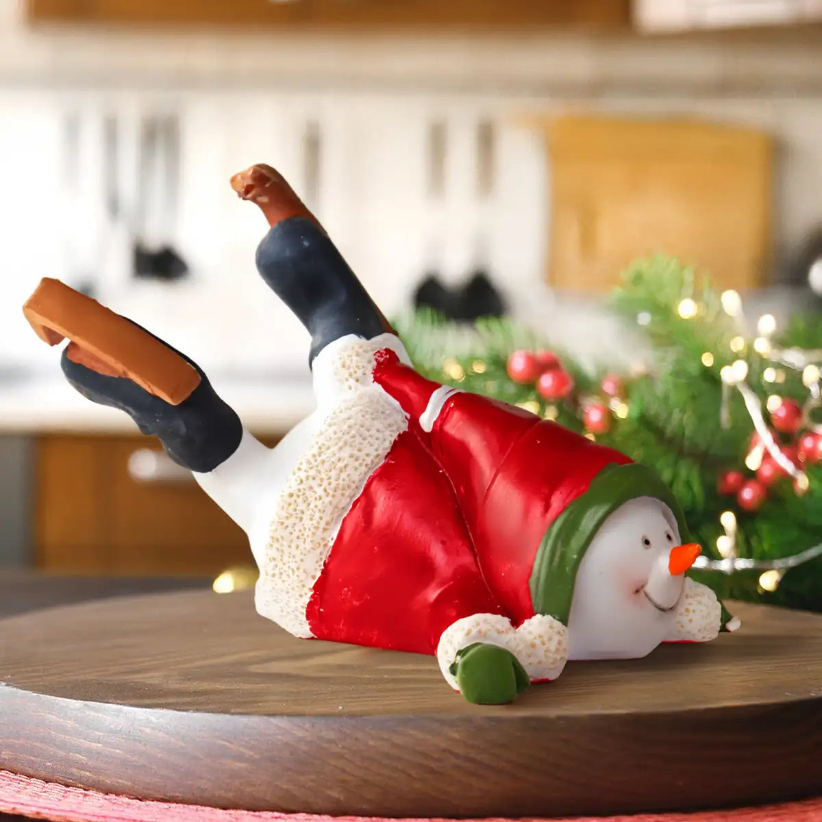 Figura Navideña de Cerámica, Ice Skating